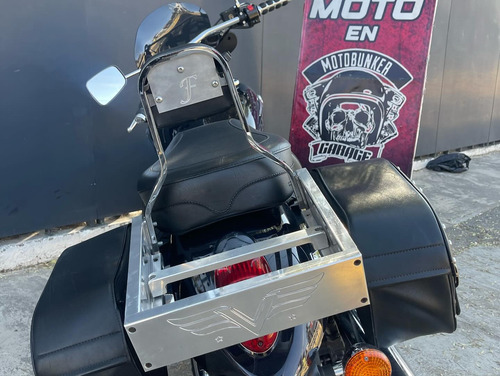 Kawasaki Vulcan 900