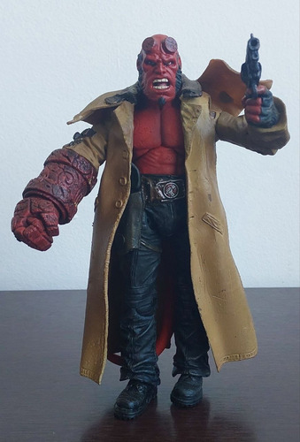 Hellboy The Golden Army Columbia Pictures Movie Mezco (Usado)