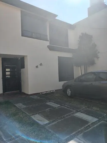Casa En Renta En Colonia Xinantécatl, Metepec, Estado De México