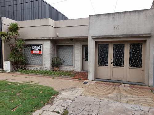 Casa 532 Y 117, 2 Dormitorios, Garaje Pasante, Parque, Galpon.