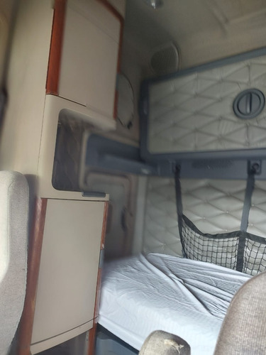 11 Freightliner Cascadia Blanco 2016,camiones,cummins