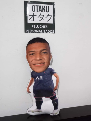 Peluche Mbappe Cojín Chiquito 35cm