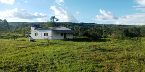 Chácara Auto-sustentável Com Vista Para A Serra Dos Pireneus