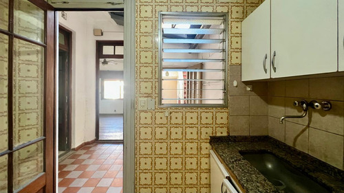 Imagen 13 de 30 de Casa En Venta A Reciclar En Villa Del Parque. A Precio De Departamento. Oportunidad Unica.