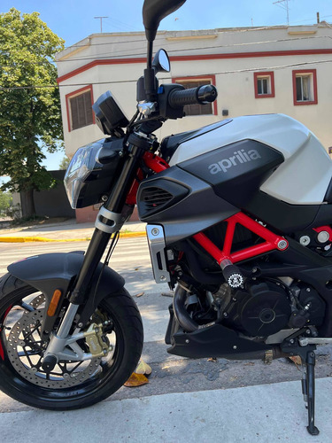 Imagen 7 de 23 de Aprilia Shiver 900 Naked