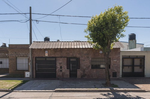Imagen 1 de 23 de Venta Casa 2 Dormitorios Barrio La Florida