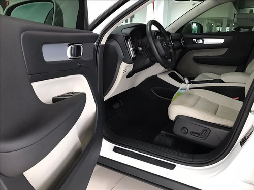 Imagem 8 de 11 de Xc40 2.0 T5 Gasolina Momentum Awd Geartronic
