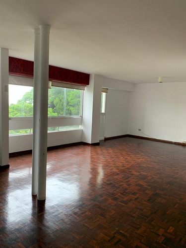 Imagen 2 de 7 de Espectacular Loft En Colinas De Bello Monte En Alquiler