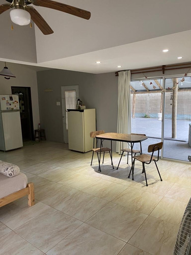Imagen 2 de 10 de Casa En Venta En Balneario Artilleros, Colonia.