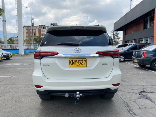 Imagen 9 de 25 de Toyota Fortuner Srv 2021