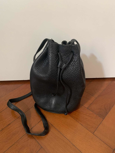 Cartera Cuero Negro Tipo Bucket Bag Bandolera Correa Larga