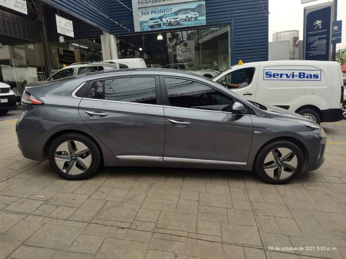Imagen 6 de 12 de Hyundai Ioniq 2020 5p 1.6 Limited
