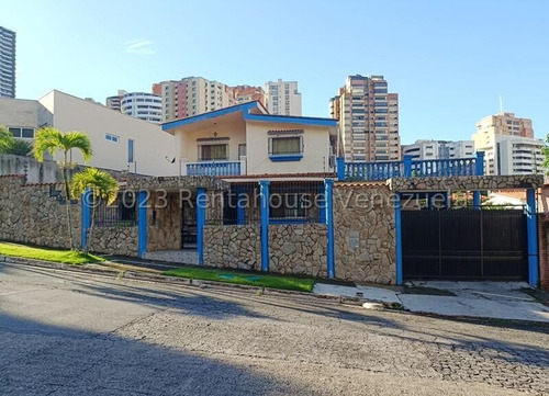 Casa En Venta El Parral Valencia Amplia Calle Cerrada Anra 23-33412