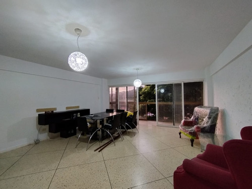 C-6087 Se Vende Apartamento En El Trigal Centro Res. Javier Calle Cerrada 