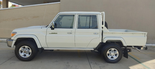 Imagen 3 de 7 de Toyota Land Cruiser