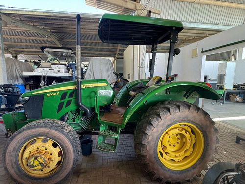 Trator Agrícola John Deere 5060e C/ Reversor