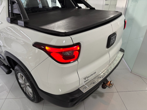 Fiat Toro 1.8 16v Freedom Flex 4x2 Aut. 4p