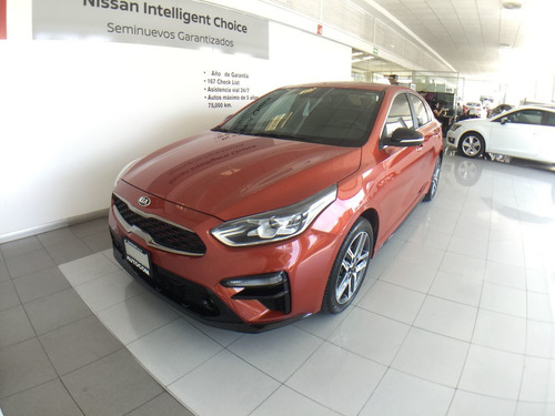 Imagen 13 de 15 de Kia Forte 4 Puertas