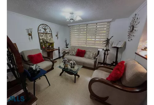 Amplia Casa Con Excelente Ubicación En Envigado!(mls#252487)