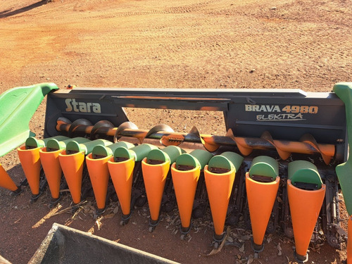 Plataforma Milho Stara Brava Elektra Onze Linhas 2013 (Usado)