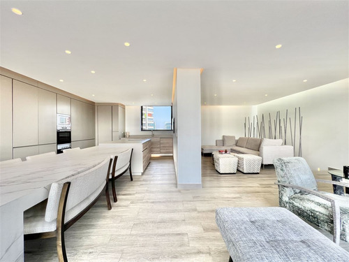 Moderno Penthouse: El Golf