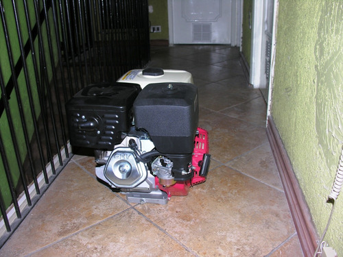 Imagen 3 de 5 de Motor 18hp Estacionario Bencinero Partidor Leña Jm752