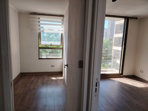 Lindo E Iluminado Departamento En Cuarto Piso