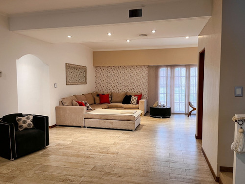 Imagen 3 de 14 de Venta De Impecable Propiedad En Ciudad Evita