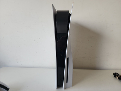 Imagen 5 de 7 de Sony Playstation 5 825gb Con Lectora + 1 Control Y Cables