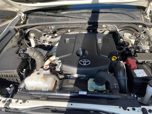 Imagen 13 de 13 de Toyota Hilux 2019 2.4 Cd Sr 150cv 4x2