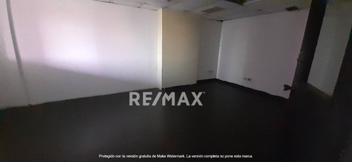 Imagen 10 de 12 de Oficina En Venta En La Av. Bolivar Cód 139924