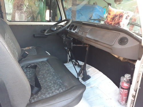 Volkswagen Kombi 1.6 3p Gasolina 2004