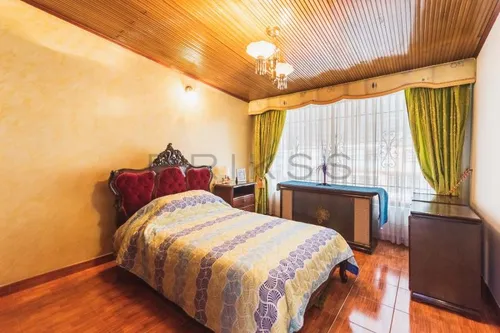 Casa En Venta En Vizcaya. Cod V1416