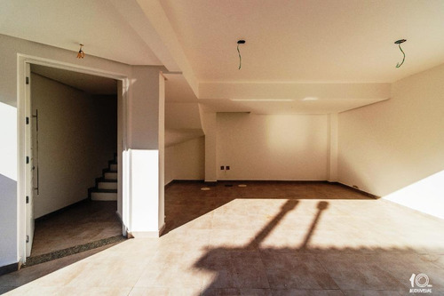 Belíssimo Sobrado Com 2 Dormitórios, Garagem Para 2 Carros À Venda, 123 M² Por R$ 430.000 - Camaquã - Porto Alegre/rs - So0153