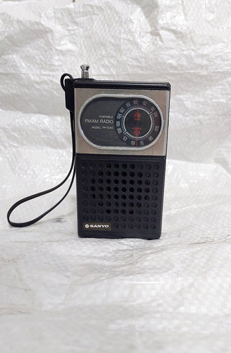 Sanyo Rp-5040 Rádio Portátil Pilha Antigo Am Fm Funcionando Preto (Usado)