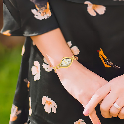 Titan Raga - Reloj De Pulsera Elegante Para Mujer