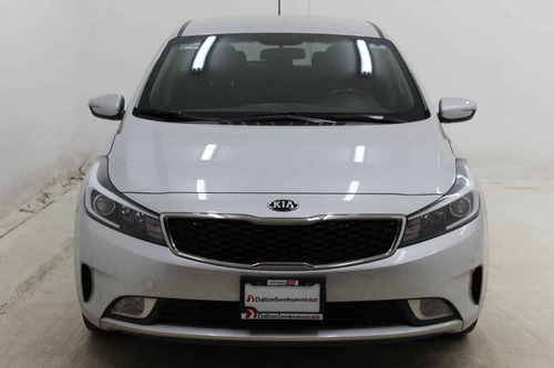 Imagen 8 de 14 de Kia Forte Hb 2017 4 Cilindros