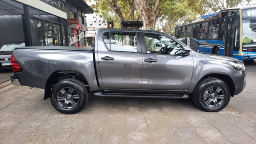 Imagen 7 de 17 de Toyota Hilux Sr 4x2 2022 Durzo Automoviles