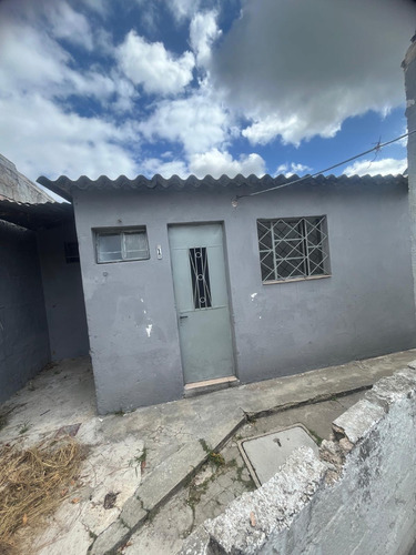 Se Alquila Apto Con Patio 2 Dormitorios En Piedras Blancas