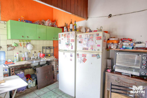 Dúplex De 3 Ambientes En Una Planta Con Patio - Martínez, Próximo A La Plaza.