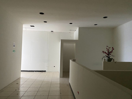 Imagen 8 de 8 de Local Planta Alta En Regio Plaza Sobre Avenida Isidoro Sepul