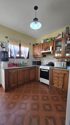 Triplex En Venta 3 Ambientes Con Cochera,isidro Casanova.
