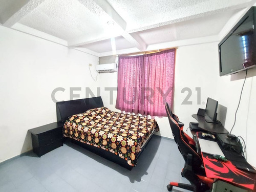 En Venta Amplio Townhouse En Res Puerto Morro Av. Américo Vespucio