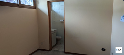 Imagen 3 de 30 de Maravillosa Casa En Sector Exclusivo De Lo Barnechea