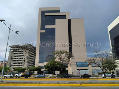 José Trivero Vende Amplia Y Cómoda Oficina, En Zona Estratégica Ubicación En El Este De Barquisimeto