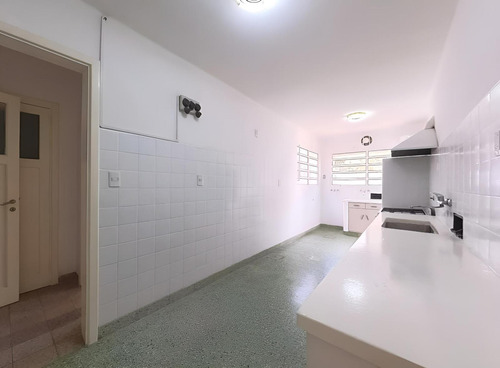 Casa En Venta De 3 Dormitorios - Garage - Jardin - En Barrio Parque Cornelio Saavedra