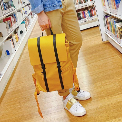 Mochila Elegante Impermeable Splash Gastón Luga Laptop 13 Color Amarillo Diseño De La Tela Lisa