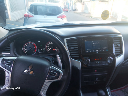 Mitsubishi L200 2.4 Triton Sport Hpe S Cab. Dupla 4x4 Aut. 4p 6 marchas