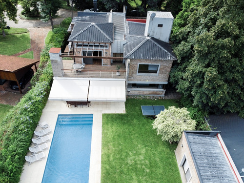 Venta Casa 350 M² Country San Carlos Lote Central 850 M² Pileta Parrilla