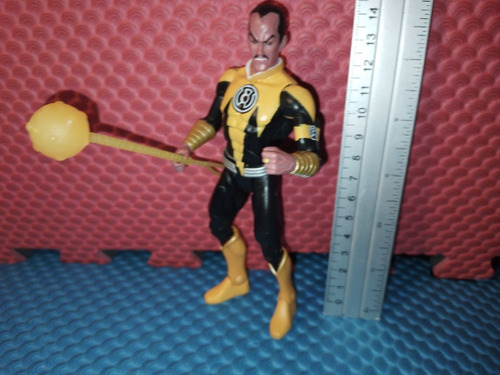 Sinestro Yellow Lantern Dc Universe Classics Mattel. (Usado)